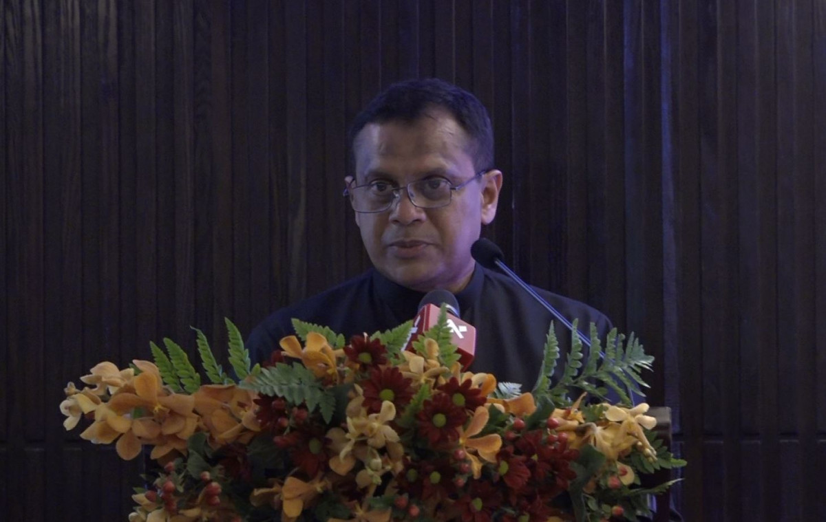 ސްރީލަންކާގެ 75 ވަނަ މިނިވަން ދުވަސް ފާހަގަކުރުމަށް ބޭއްވި ހަފްލާގައި ސްރީލަންކާއިން ރާއްޖެއަށް ކަނޑައަޅާފައި ހުންނަވާ ސަފީރު އާދަމް މަޒްރަވީ ޖައުފަރު ޞާދިޤު ވާހަކަފުޅު ދައްކަވަނީ