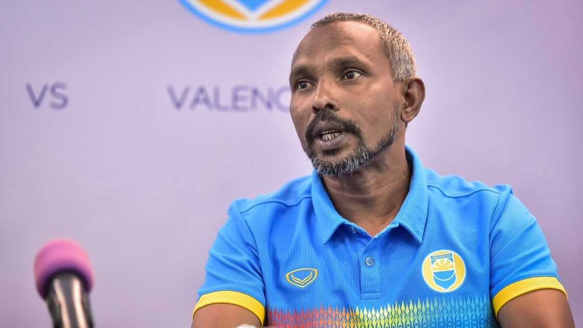 ވެލެންސިއާގެ ކޯޗުގެ މަގާމާ ހަވާލުވި އަޙްމަދު މުޖުތަބާ (ފެސްކޯ)