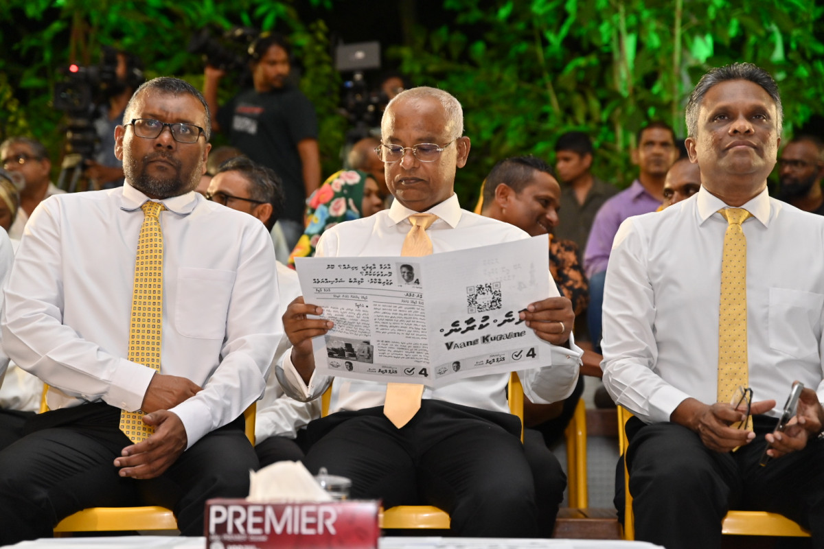 ރައީސް ޞާލިހާއި އާދަމް އާޒިމް ކެމްޕޭންގެ ތެރޭގައި