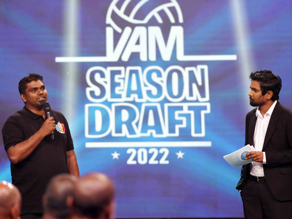 ރަނޭ ޑްރާފްޓް ނައިޓްގައި ވާހަކަދައްކަވަނީ