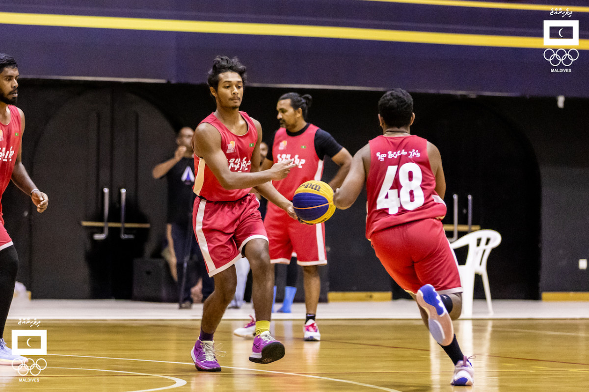 ޤައުމީ ބާސްކެޓް ބޯޅަ ޓީމްގެ ކުޅުންތެރިން މެޗެއްގެ ތެރެއިން