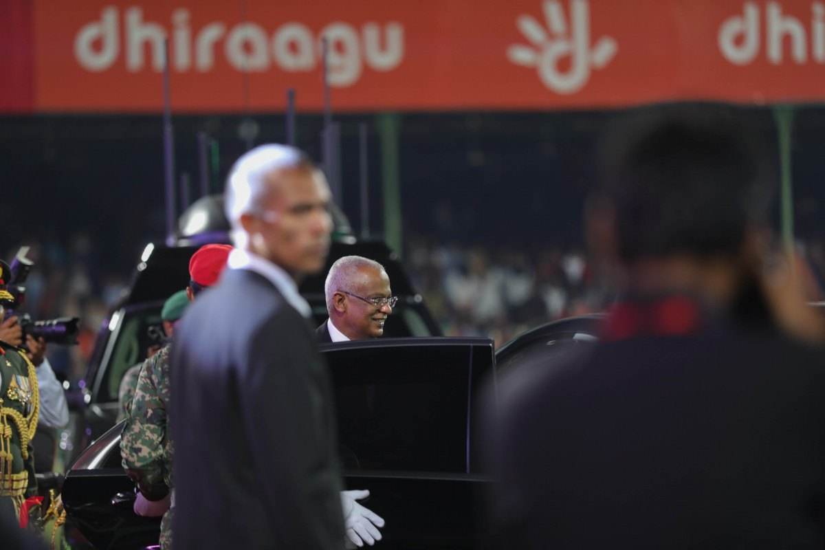 26 ޖުލައި 2019 --މިނިވަން ދުވަހުގެ ރަސްމީ ޕެރޭޑުގެ ހަރަކާތްތައް، ގަލޮޅު ދަނޑުގައި ބޭއްވި ޕެރޭޑް ޝަރަފްވެރި ކޮށްދެއްވީ ރައީސުލް ޖުމްހޫރިއްޔާ އިބްރާހިމް މުހައްމަދު ސޯލިހް-- ފޮޓޯ: ޝުއައިބް މުހައްމަދު