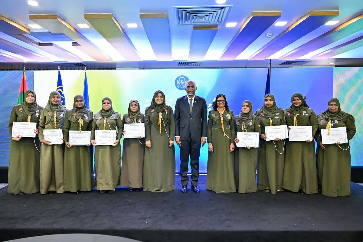 ރައީސުލްޖުމްހޫރިއްޔާގެ ދެކަނބަލުން، ރާއްޖޭގައި ފުރަތަމަ ފަހަރަށް ޤައުމީ ފެންވަރުގައި ގަރލް ގައިޑް ދުވަސް ފާހަގަކުރުމުގެ ރަސްމިއްޔާތު ޝަރަފްވެރިކޮށްދެއްވަނީ