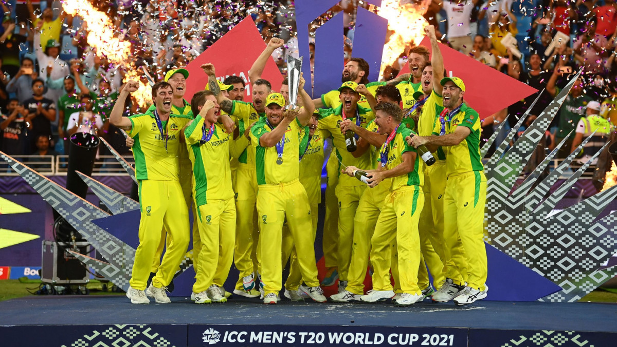 ޓީ20 ވޯލްޑް ކަޕުގެ ތައްޓާއެކު އޮސްޓްރޭލިއާގެ ކުޅުންތެރިން އުފާފާޅުކުރަނީ