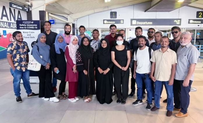 އިންޑިއާއަށް ފުރި ނޫސްވެރިން