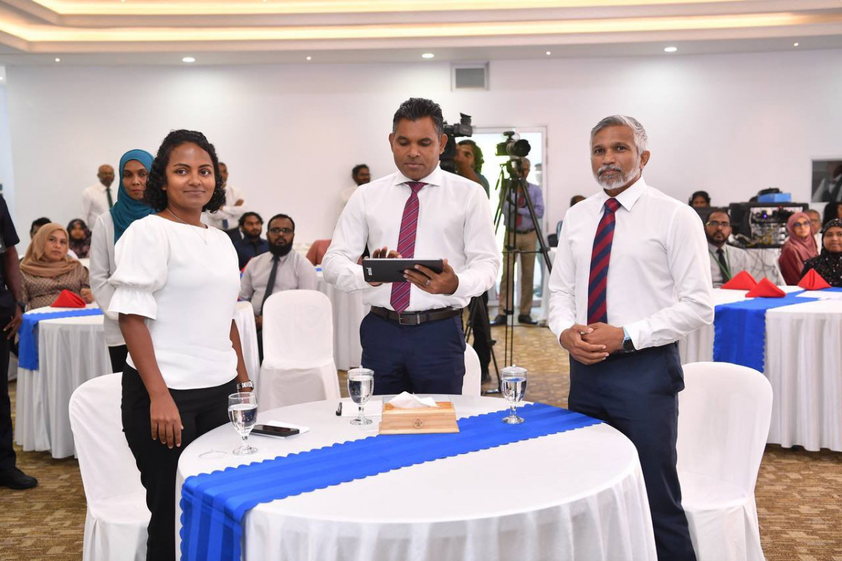 ޖެމްސް ވަރކްސްޕޭސް ތަޖުރިބާކުރަން ފެށުން އިފްތިތާހު ކޮށްދެއްވުން