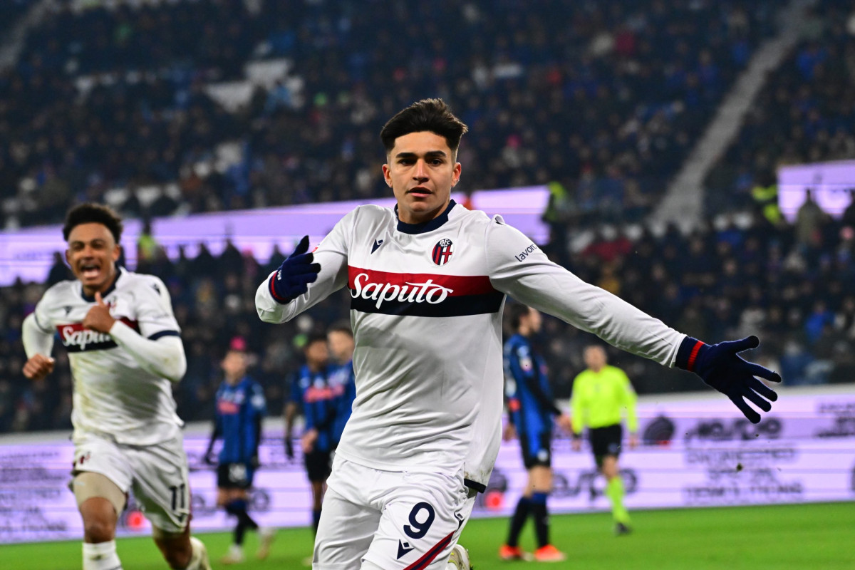 މެޗުގައި ލަނޑު ޖެހުމަށްފަހު ބޮލޮގްނާގެ ކުޅުންތެރިން އުފާ ފާޅު ކުރަނީ