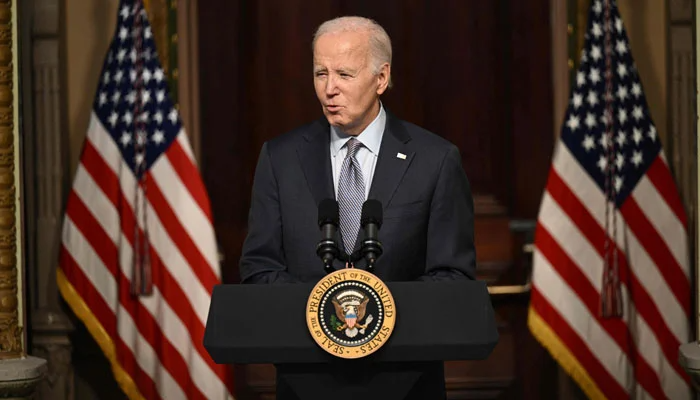 އެމެރިކާގެ ރައީސް ޖޯ ބައިޑަން ވައިޓް ހައުސްގެ އިންޑިއަން ޓްރީޓީ ރޫމްގައި ޔަހޫދީ މުޖުތަމައުގެ ލީޑަރުންނާ އެކު ބޭއްވި ރައުންޑްޓޭބަލްގައި ވާހަކަ ދައްކަވަނީ (ފައިލް ފޮޓޯ)