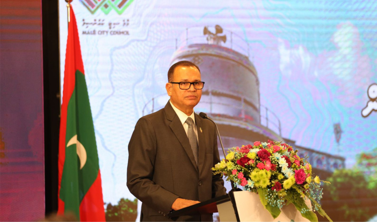 މާލެ ސިޓީ ކައުންސިލްގެ މެމްބަރުން ހުވާކުރުމުގެ ރަސްމިއްޔާތުގައި އާދަމް ޝަރީފް އުމަރު ވާހަކަދައްކަވަނީ