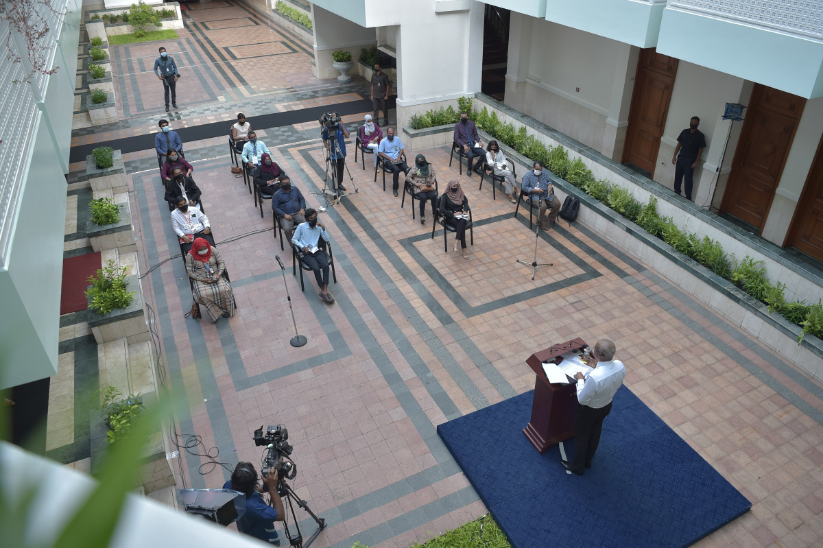 ރައީސުލްޖުމްހޫރިއްޔާ ބޭއްވެވި ނޫސްވެރިންގެ ބައްދަލުވުމުގެ ތެރެއިން -- ފޮޓޯ: ރައީސް އޮފީސް