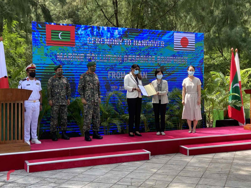 ޖަޕާން ސަރުކާރުން ހަދިޔާ ކުރި ތަކެއްޗާ ޑިފެންސް މިނިސްޓަރ މާރިޔާ ހަވާލުވެލައްވަނީ: މިއީ 43 މިލިއަން ރުފިޔާގެ ތަކެތި