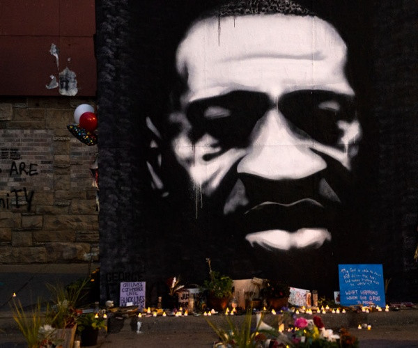 ޖޯޖް ފްލޮއިޑް ސްކެއާ