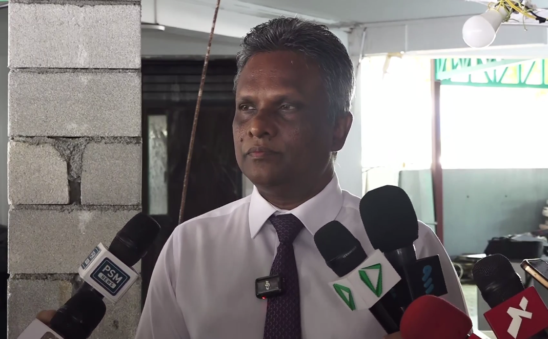 މާލޭގެ މޭޔަރު އާދަމް އާޒިމް މީޑިއާތަކަށް މައުލޫމާތު ދެއްވަނީ