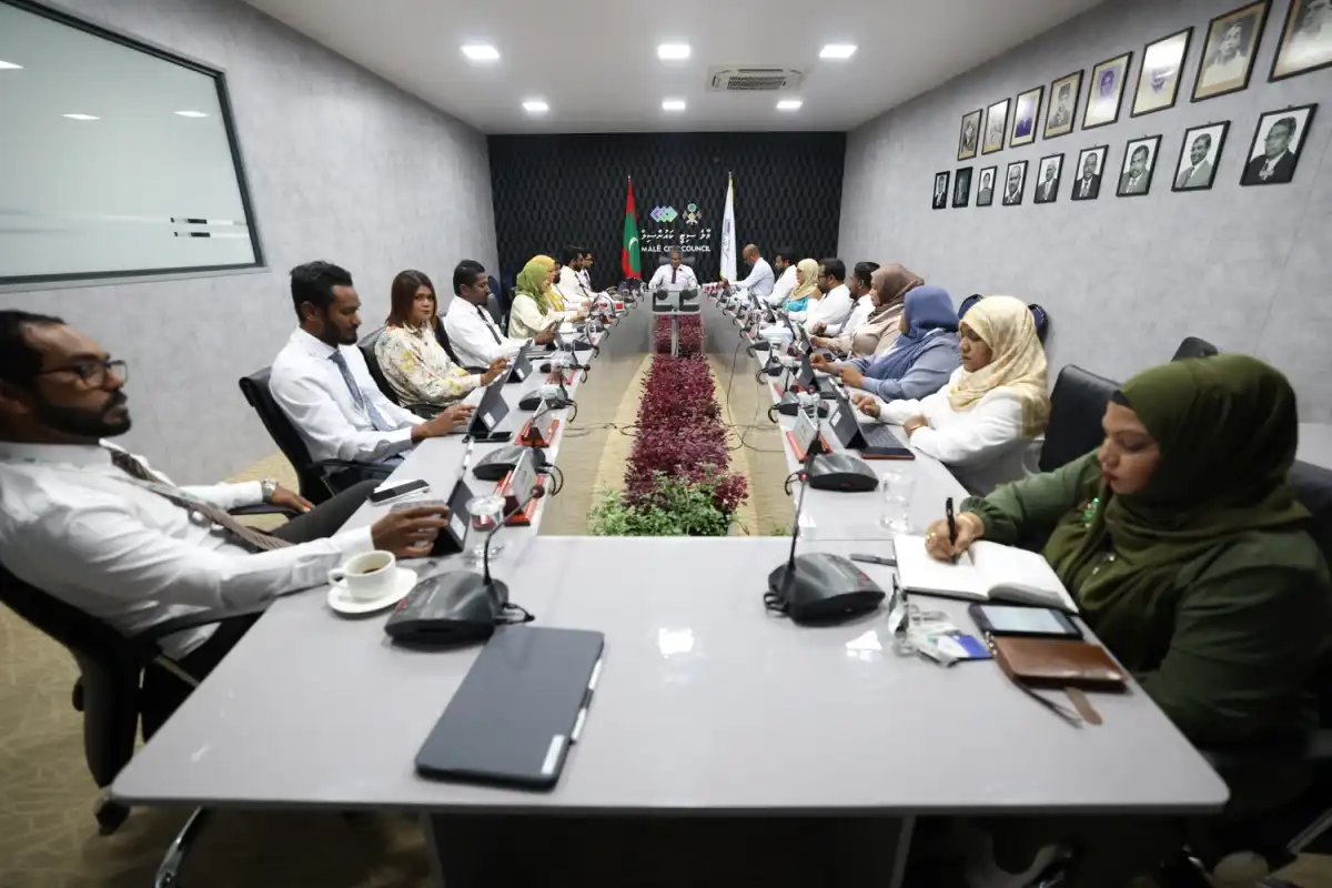 A scene from a meeting of the Male' City Council.