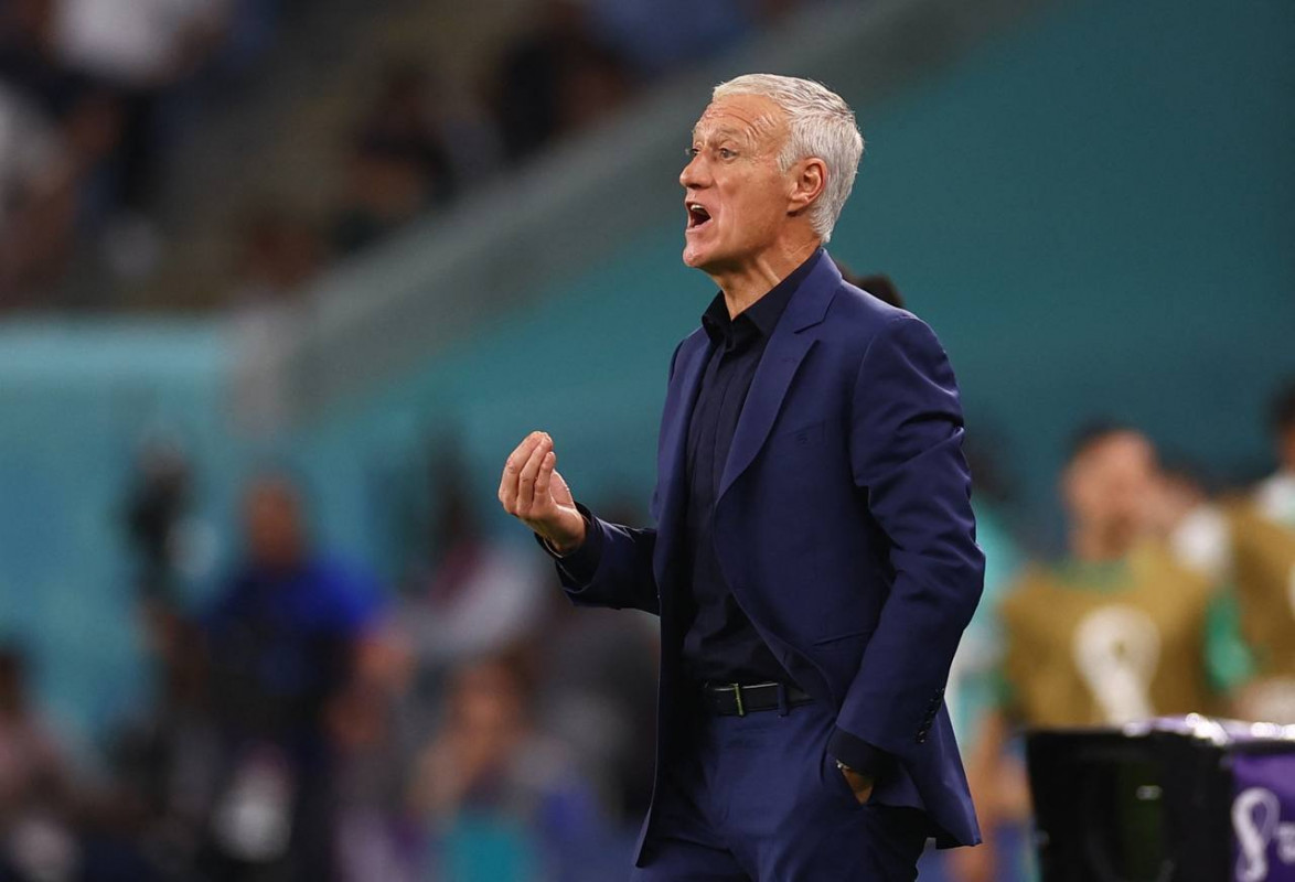 ފްރާންސް އަދި އޮސްޓްރޭލިޔާ ކުޅުނު މެޗުގެ ތެރެއިން, ފްރާންސްގެ ކޯޗު ޑެޝޯމްޕްސް - ފޮޓޯ: ރޮއިޓާސް