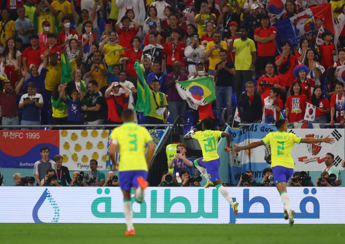 ބްރެޒިލް އަދި ކޮރެއާ ކުޅުނު މެޗުގެ ތެރެއިން - ފޮޓޯ: ރޮއިޓާސް