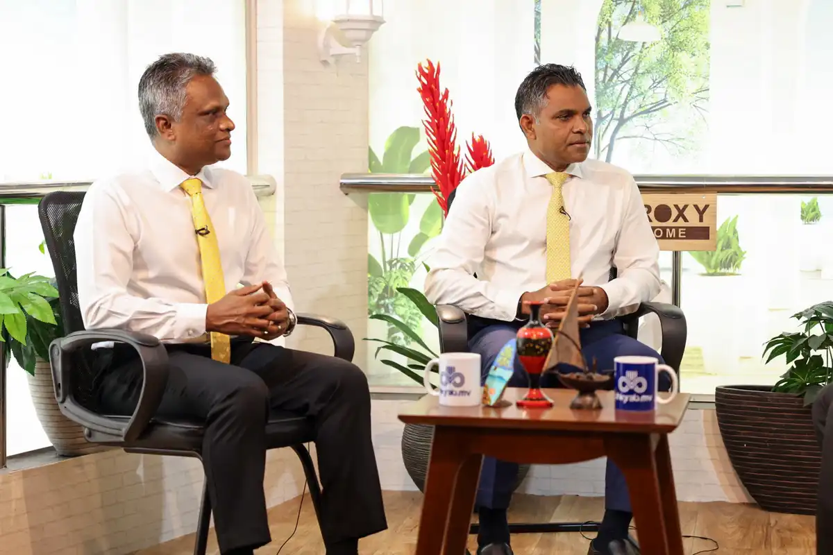 ރާއްޖެޓީވީގެ ފަށާއިރު ޕްރޮގްރާމްގައި ކުރީގެ ނައިބު ރައީސް ފައިސަލް ނަސީމް އާއި މާލޭގެ މޭޔަރު އާދަމް އާޒިމް ވާހަކަ ދައްކަވަނީ