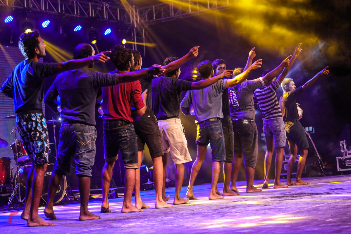 13 އޮގަސްޓް 2019 | ހއ. ހޯރަފުށި -- ހާއުފާ އީދު ޝޯވގެ 3 ވަނަރޭ. މި ޝޯވގައި ގްރެވިޓީ ބޭންޑްގެ އިތުރުން ހޯރަފުށީގެ ޒުވާނުންގެ ހަރަކާތްތައް ފެނިގެން ގޮސްފައިވޭ -- ފޮޓޯ: ޝުއައިބް މުހައްމަދު