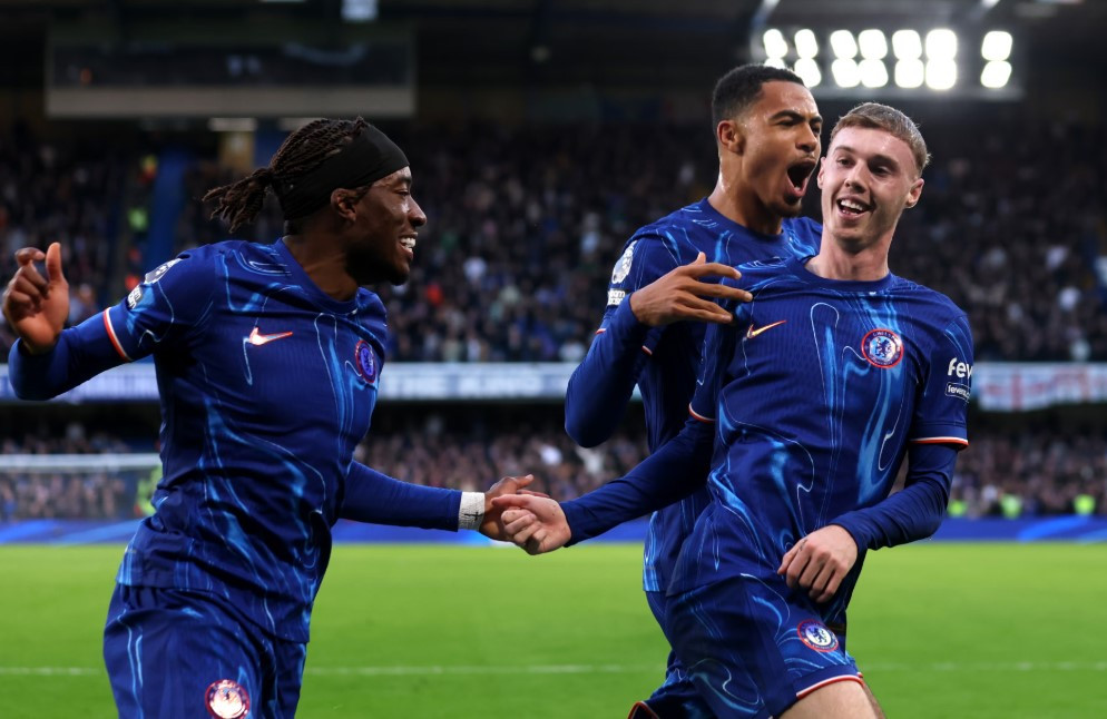 މެޗުގައި ލަނޑު ޖެހުމަށްފަހު ޗެލްސީގެ ކުޅުންތެރިން އުފާ ފާޅު ކުރަނީ