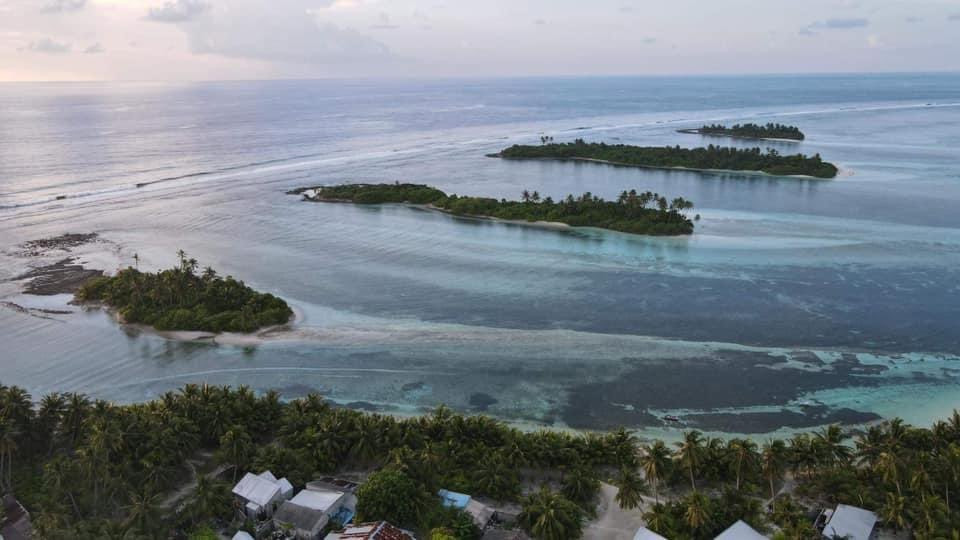 ކޮލަމާފުށި ކައިރީގައި އޮންނަ ފަޅު ރަށްތައް