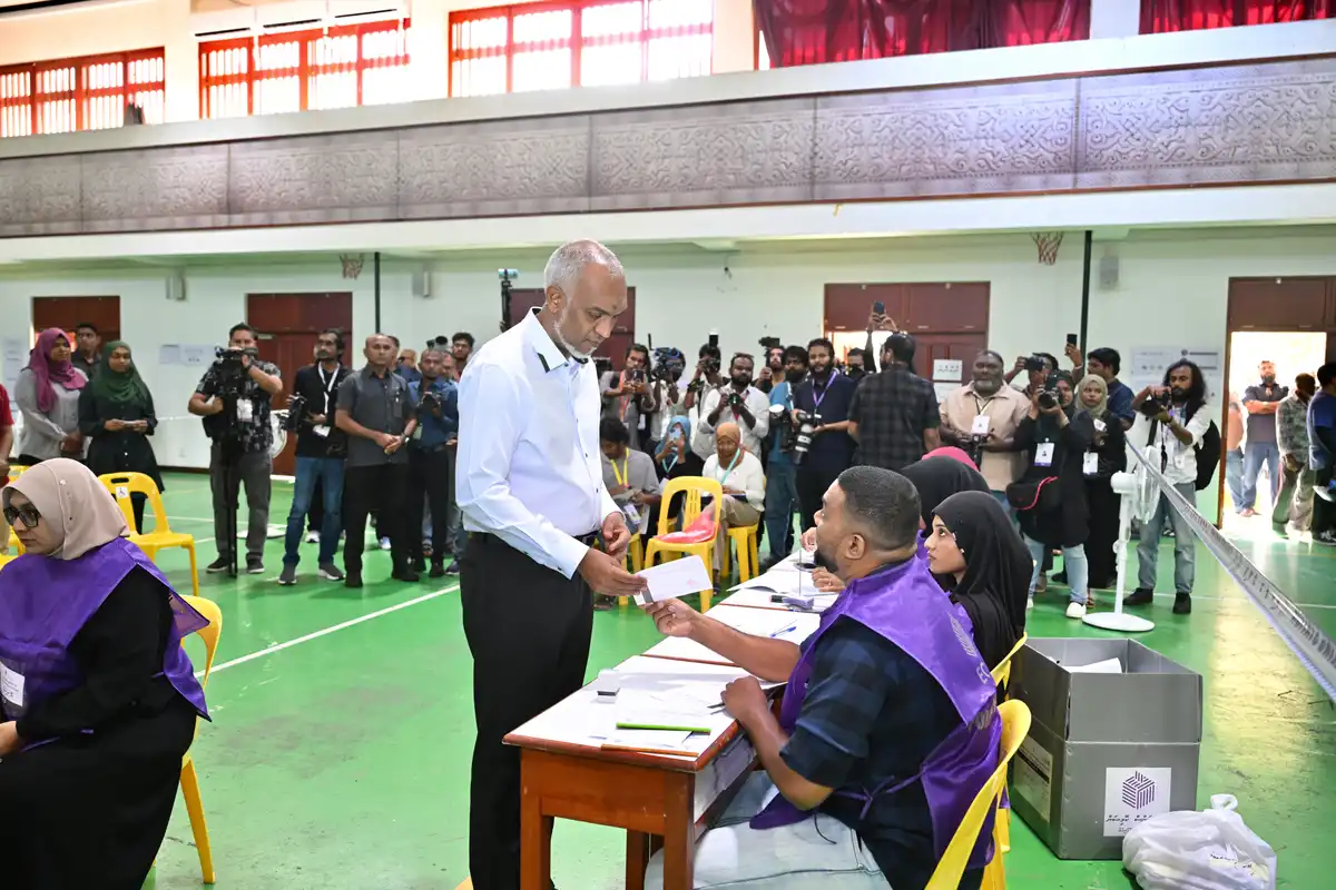 President Dr. Mohamed Muizzu casts his ballot in the local council elections and the public referendum.