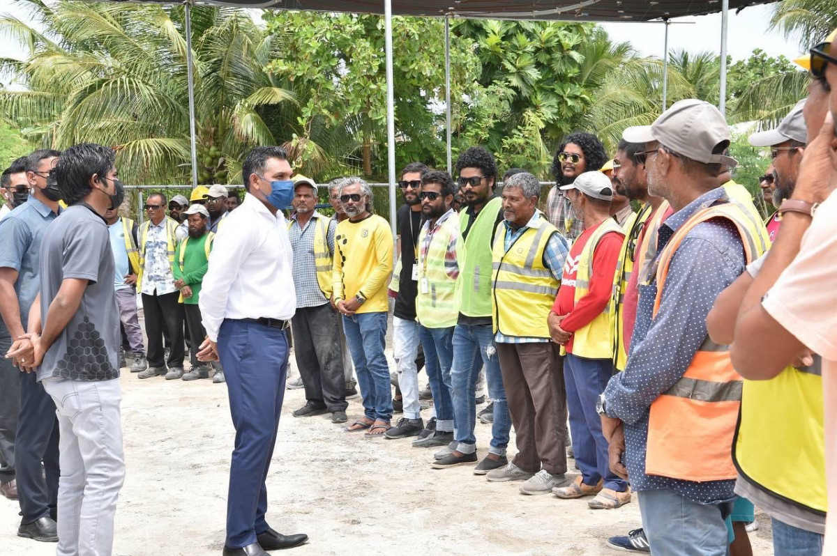 The Vice President visits government offices and institutions in A.Dh. Fenfushi and Maamigili Islands