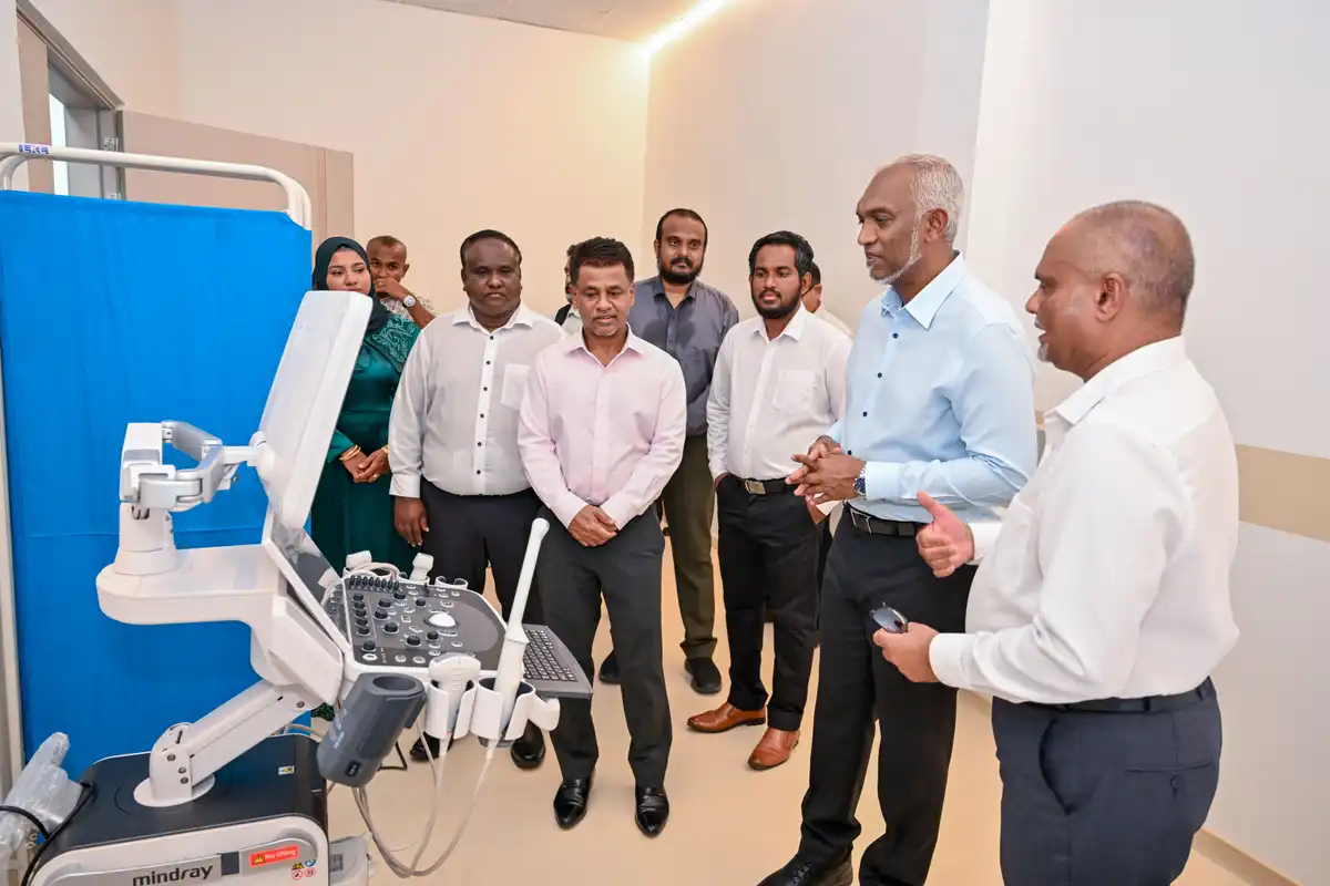 ރ. ދުވާފަރުގެ ތަރައްޤީގެ ބައެއް މަޝްރޫޢުތަކުގެ ޢަމަލީ މަސައްކަތް ފެށުމާއި ބައެއް މަޝްރޫޢުތައް ނިންމުމުގެ ރަސްމިއްޔާތުގައި ރައީސް ބައިވެރިވެވަޑައިގެންފި