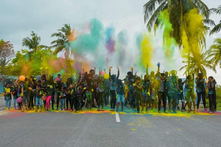 ދިއްދޫގައި ކުރިއަށް ގެންދެވުނު ކަލަރ ރަންއެއްގެ ތެރެއިން