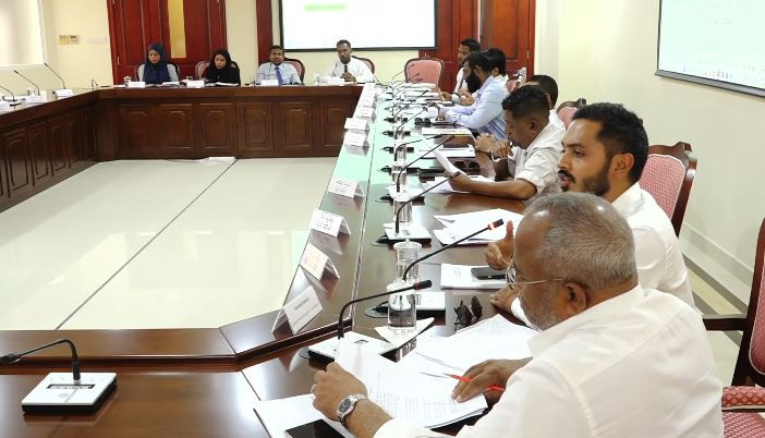 ގައުމީ ތަރައްްޤީ އާއި ތަރިކައިގެ ކޮމިޓީ އާއި ލާމަރުކަޒީ ކޮމިޓީގެ ގުޅިފައިވާ ކޮމިޓީ