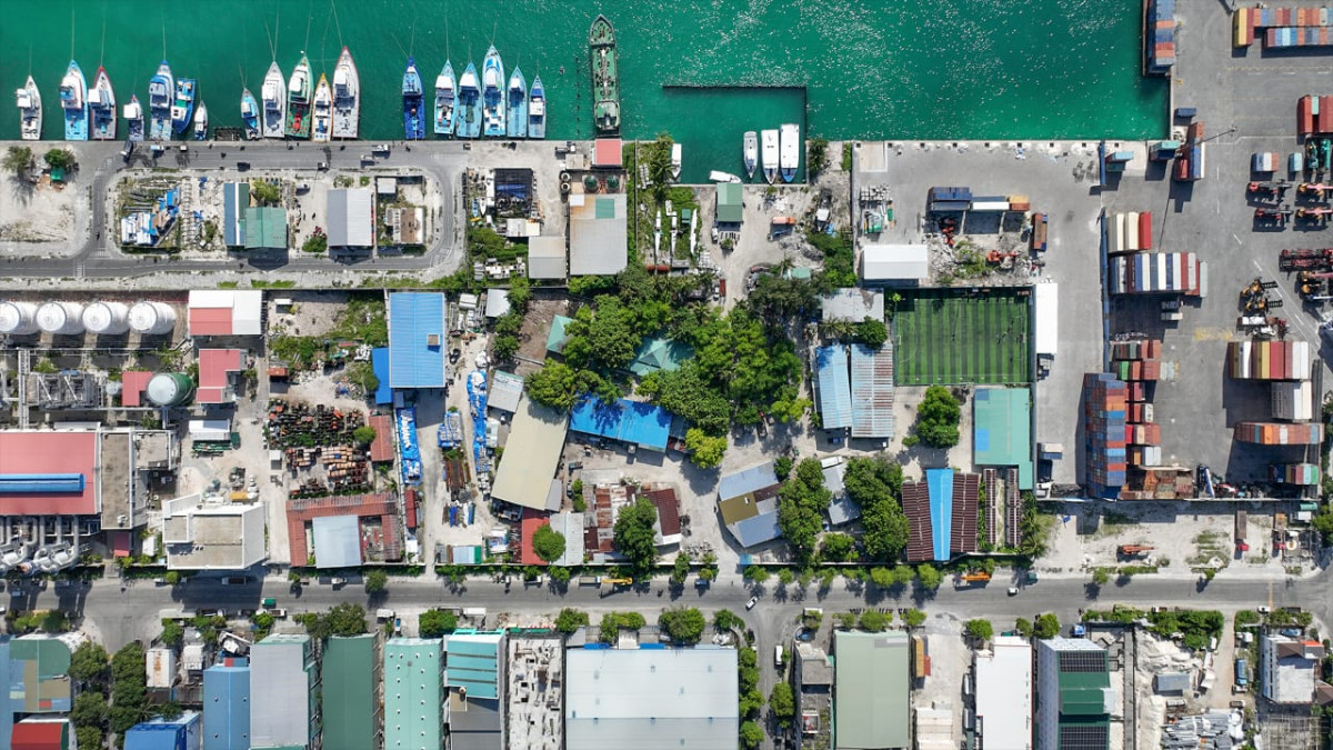 ހުޅުމާލޭގެ އެކި ސަރަހައްދުގައި ގަވާއިދާ ހިލާފަށް ބަހައްޓާފައިވާ ތަކެތި ނަގަން އެންގުން