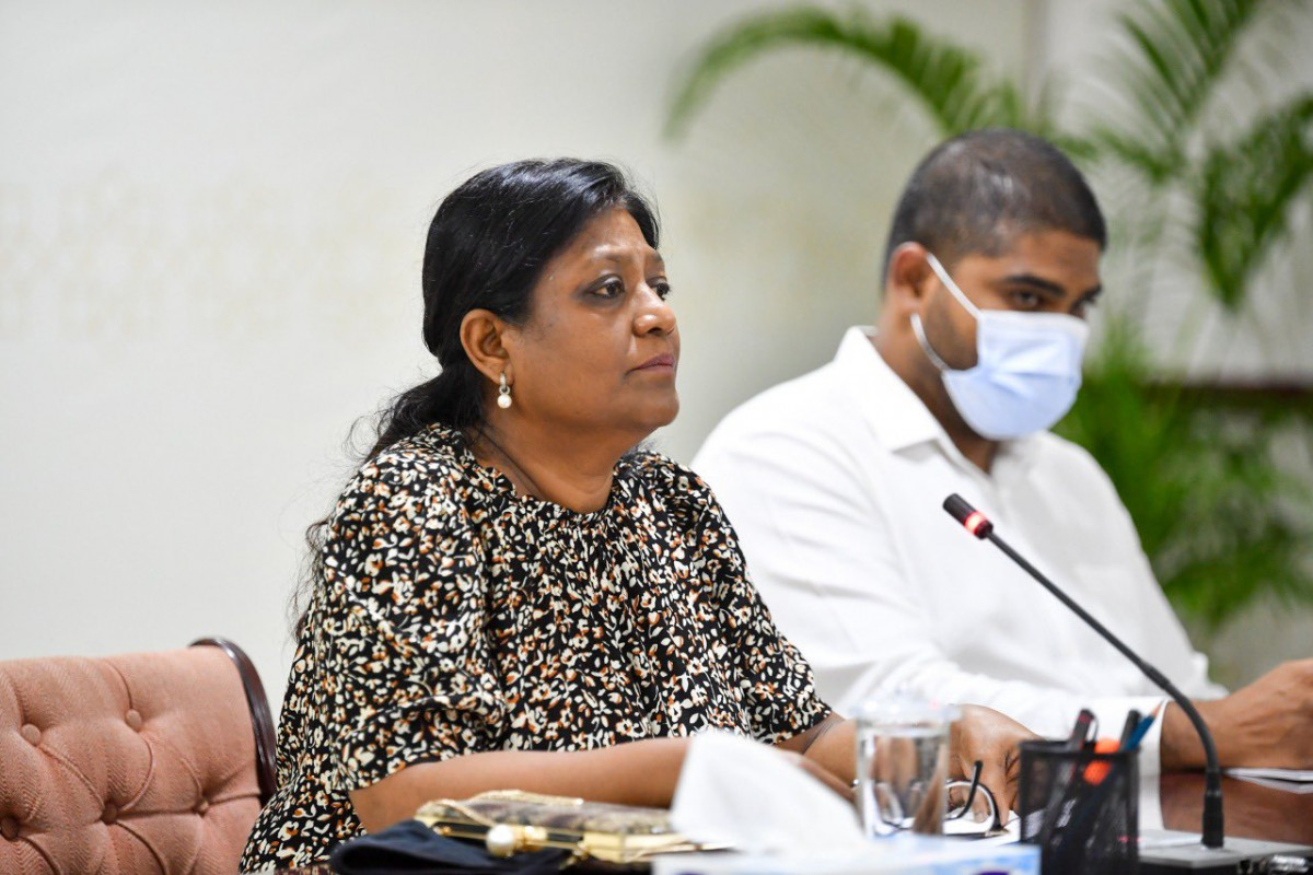 ކުރީގެ މޭޔަރ ޝިފާ މުހައްމަދު 241 ކޮމިޓީއަށް ހާޒިކޮށް ސުވާލުކުރަނީ