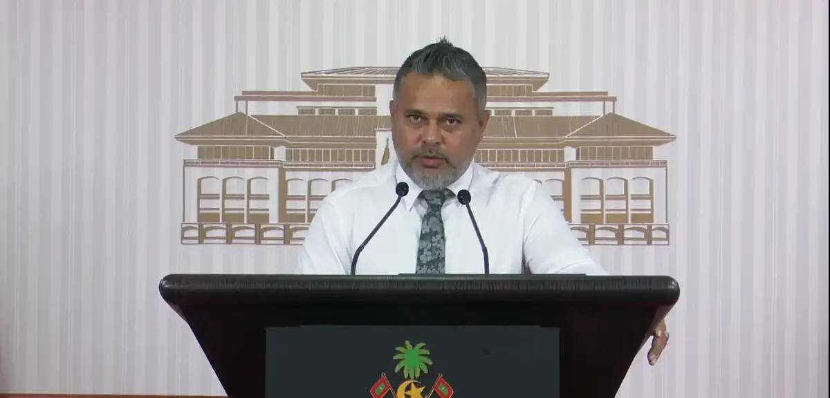 މިނިސްޓަރު ޝިޔާމް ބޭއްވެވި ނޫސްވެރިންގެ ބައަދަލުވުުގެ ތެރެއިން