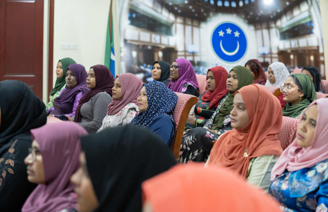 "ޕްރެކްޓިސް ޕާލަމަންޓް ފޯރ ވިމެން"ގެ ތެރެއިން