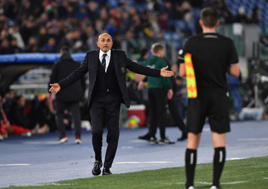 އިޓަލީގެ ކޯޗު ލުސިއާނޯ ސްޕަލެޓީ