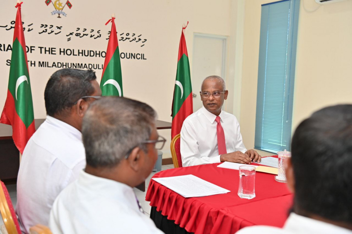 ރައީސުލްޖުމްހޫރިއްޔާ އިބްރާޙިމް މުހައްމަދު ސާލިހު ހޮޅުދޫ ކައުންސިލްއާއި ބައްދަލުކުރެއްވުން