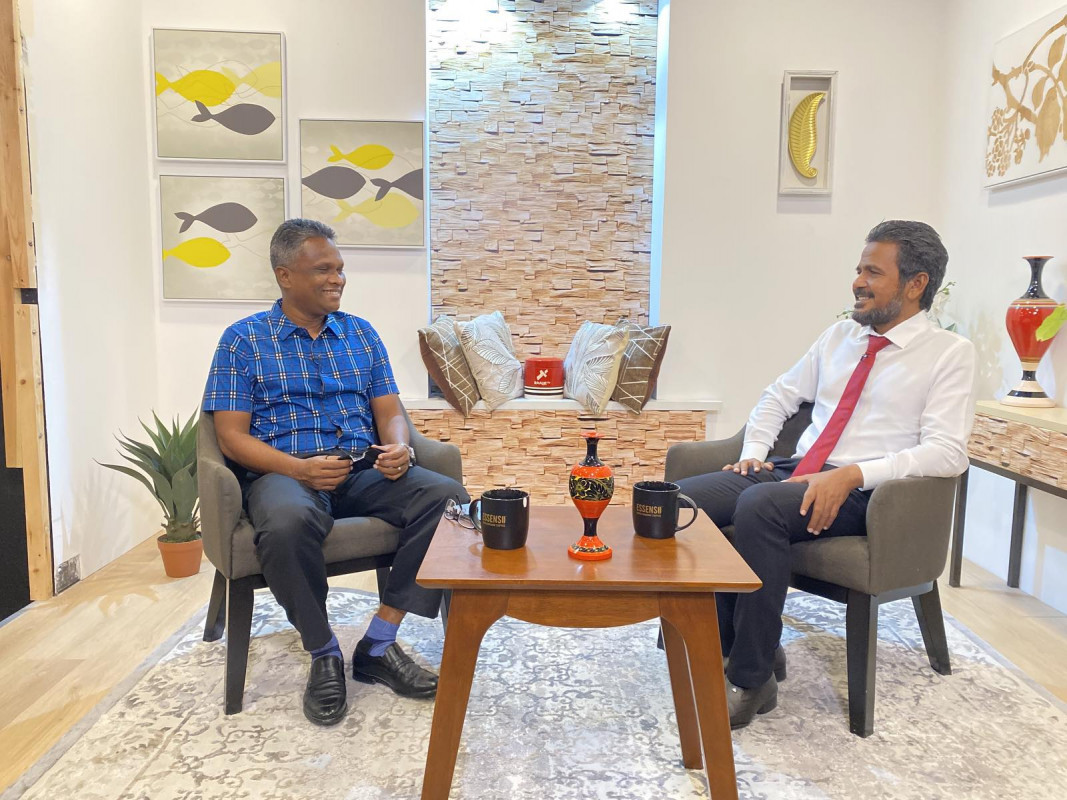 ހޮނިހިރު ދުވަހު ރާއްޖެޓީވީގެ ފަށާއިރު ޕްރޮގްރާމްގައި އާޒިމް ވާހަކަ ދައްކަވަނީ