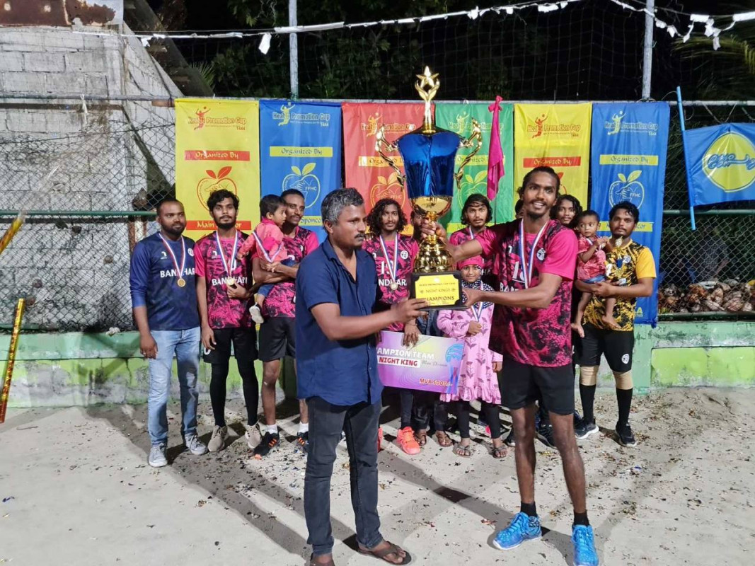 މުބާރާތުގެ ފިރިހެން ޑިވިޝަންގެ ޗެމްޕިއަން ޓީމަށް ތަށި ހަވާލުކުރުމުގެ ތެރެއިން