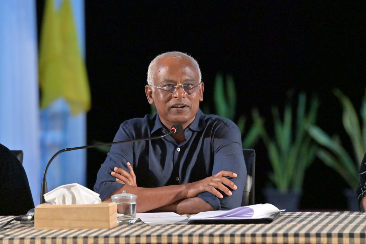 ރައީސް ސާލިހު ގެމަނަފުށީ ރައްޔިތުންނާ ބައްދަލުކުރައްވައި ވާހަކަފުޅުދައްކަވަނީ