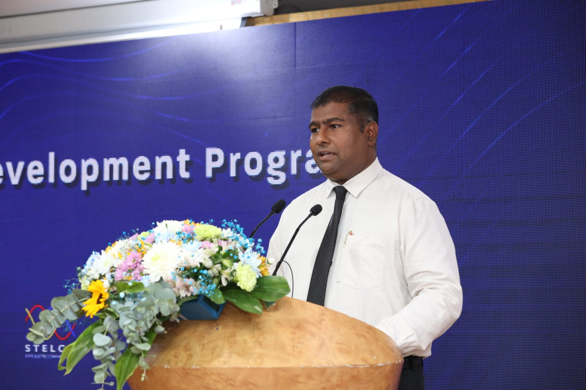 ދިވެހިބަހާއި ސަގާފަތާއި ތަރިއާ ބެހޭ ވަޒީރު އާދަމް ނަޞީރު އިބްރާހިމް ވާހަކަފުޅު ދައްކަވަނީ