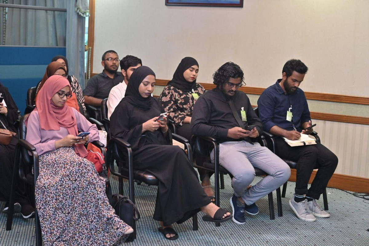 ހޯމަ ދުވަހު ޕްލޭނިންގ މިނިސްޓްރީން ބޭއްވި ނޫސްވެރިންގެ ބައްދަލުވުމުގައި ބައިވެރިވި ނޫސްވެރިން - ފޮޓޯ: ރައީސް އޮފީސް