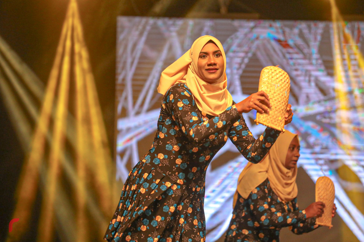 13 އޮގަސްޓް 2019 | ހއ. ހޯރަފުށި -- ހާއުފާ އީދު ޝޯވގެ 3 ވަނަރޭ. މި ޝޯވގައި ގްރެވިޓީ ބޭންޑްގެ އިތުރުން ހޯރަފުށީގެ ޒުވާނުންގެ ހަރަކާތްތައް ފެނިގެން ގޮސްފައިވޭ -- ފޮޓޯ: ޝުއައިބް މުހައްމަދު