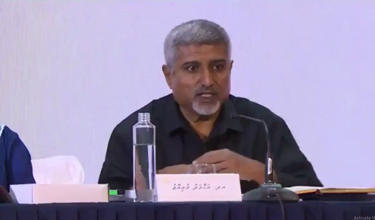 ޤާނޫނުއަސާސީއަށް އިސްލާޙު ގެނައީ ޒިންމާދާރުކަމާއެކީގައެއް ނޫން، އެއީ ޤާނޫނީ ގޮތުން ސުވާލު އުފެދޭ އުނި އިސްލާޙެއް: މުއިއްޒު