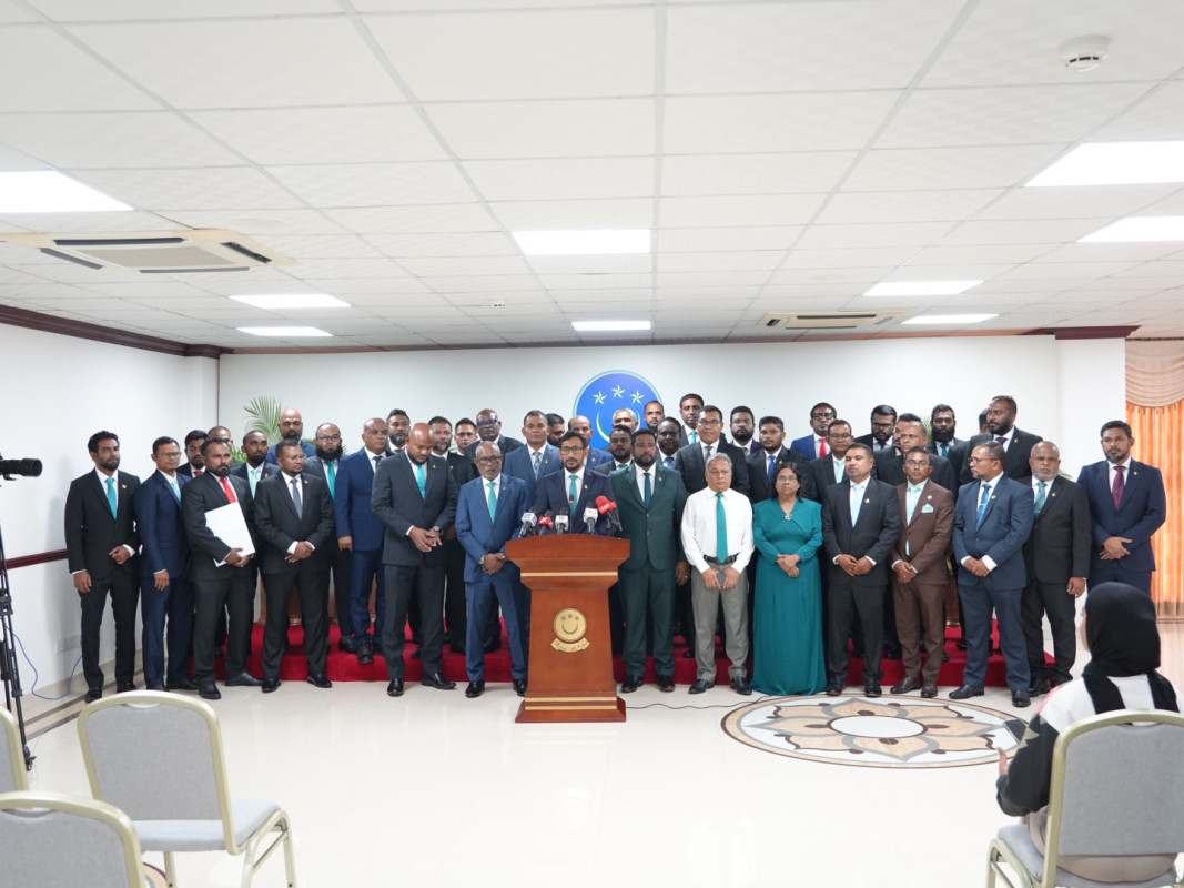 ޕީއެންސީގެ ޕާލަމެންޓްރީ ގްރޫޕުގެ މެންބަރުން