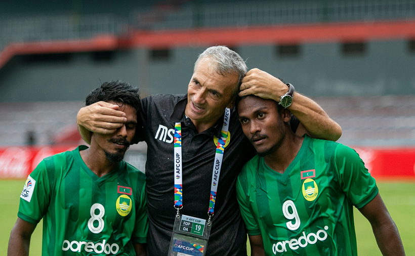 މާޒިޔާގެ ކޯޗު މިލޯ (މ) ދާދު (ކ) އާއި ނިހާންއާއެކު