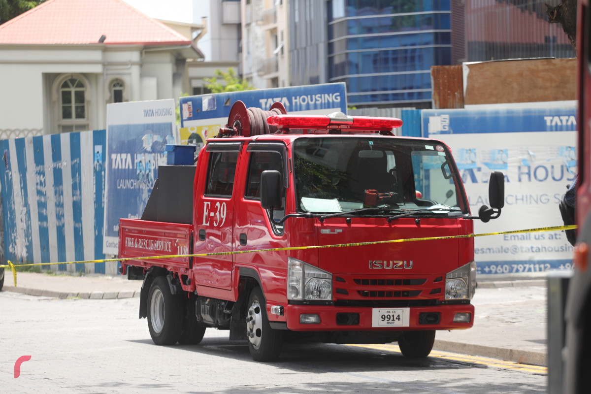 3 އޮގަސްޓް 2019 - - އަލިފާން ކޮންޓްރޯލް ކުމަށް އެމް،އެމް،ޑީ،އެޗް ފަޔަރ އެންޑް ރެސްކިޔުގެ ބޭކަލުން ހަރަކާތްތެރިވަނީ - - ފޮޓޯ: ޝުއައިބް މުހައްމަދު
