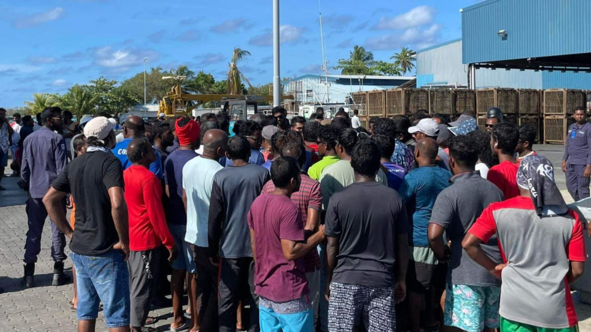 ކޫއްޑޫގައި ދެކުނުގެ މަސްވެރިން ކުރަމުންދާ ހަޅުތާލު