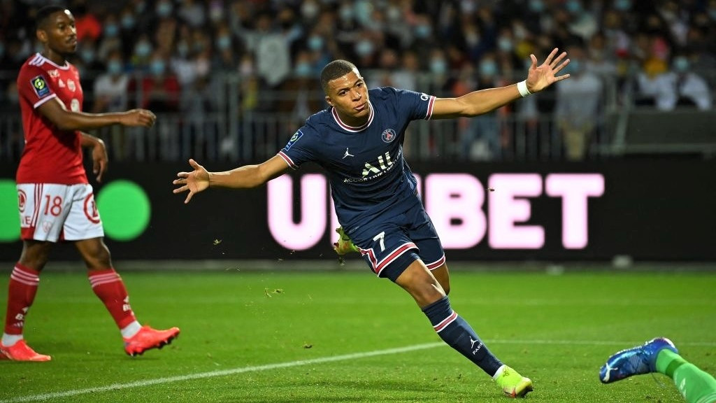 ބްރެސްޓާއި ޕީއެސްޖީ ބައްދަލުކުރި މެޗުގެ ތެރެއިން