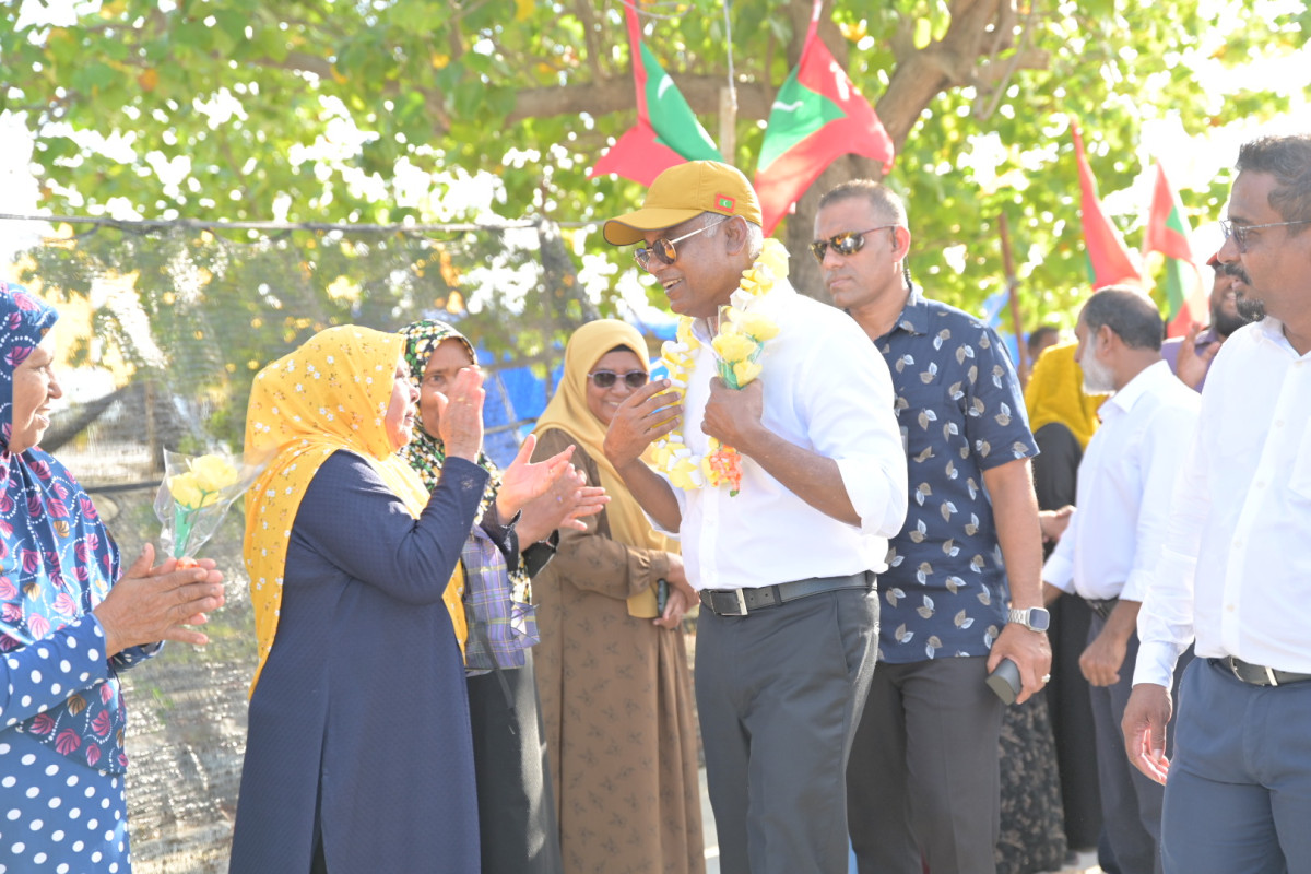 ރައީސް ދިއްގަރަށް ވަޑައިގެންނެވުމުން މަރުހަބާ ދަންނަވަނީ