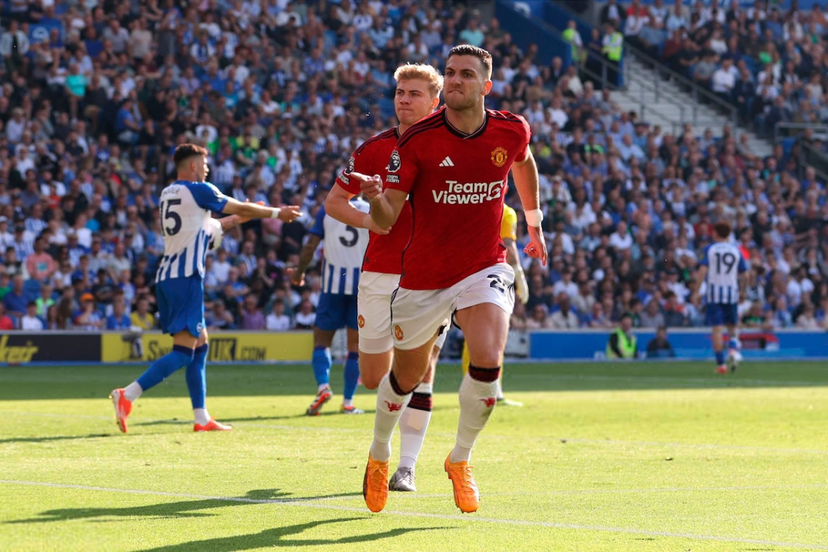 ޔުނައިޓެޑްގެ ޑަލޮޓް ލަނޑު ޖެހުމަށްފަހު އުފާފާޅު ކުރަނީ