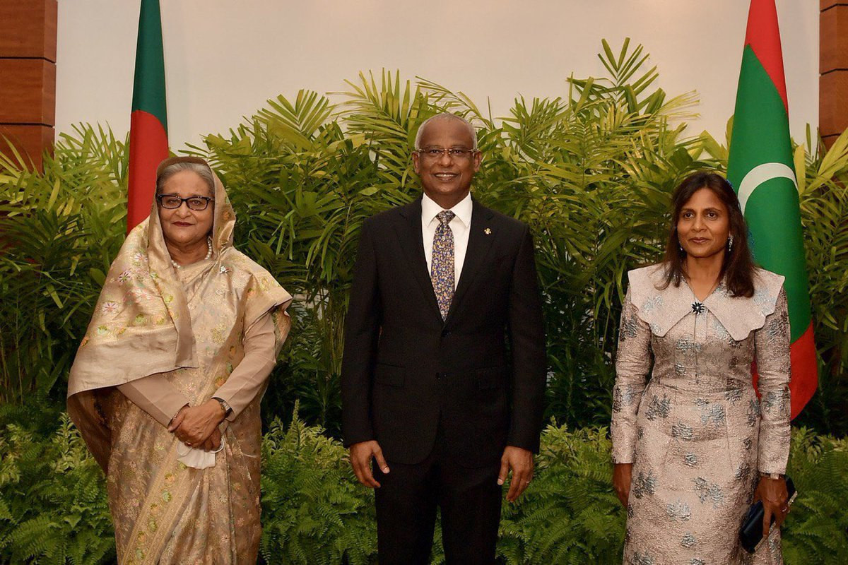 The Maldivian First Couple hosted a banquet in honor of the Bangladeshi PM, on Thursday